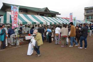 〈飲食ブース（茨城むつみ農協五霞支店）〉